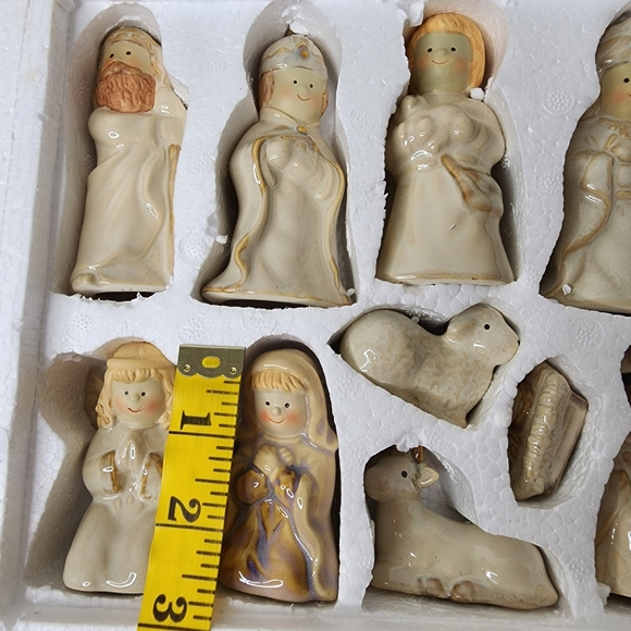 Nativity Scene with Wood Base Glazed Ceramic 10-Pc Set Christmas Kirkland's NEW - Picture 7 of 11
